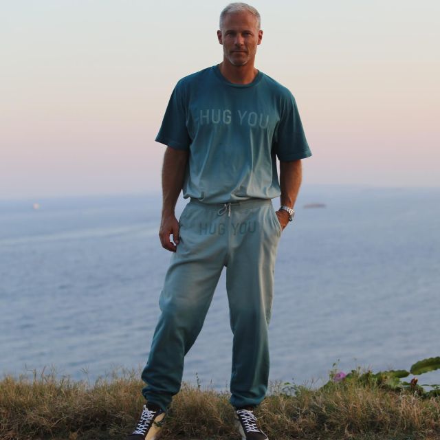 Available @lenzleif @calwerpassage 
#trainer #jogger #sweater #organicfashion #dyed #sweatpants #teeshirt #shootwithaview